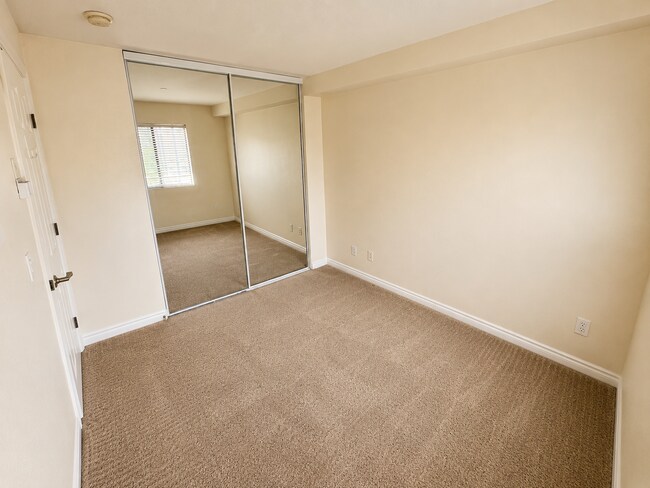 Building Photo - 4077 Third Ave
