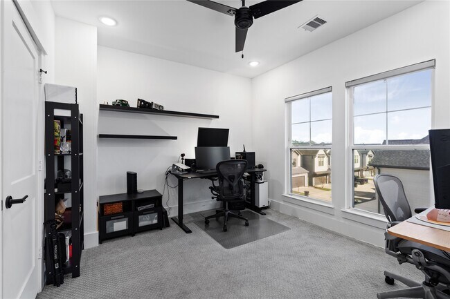 Building Photo - 1835 Flowing Springs Trail