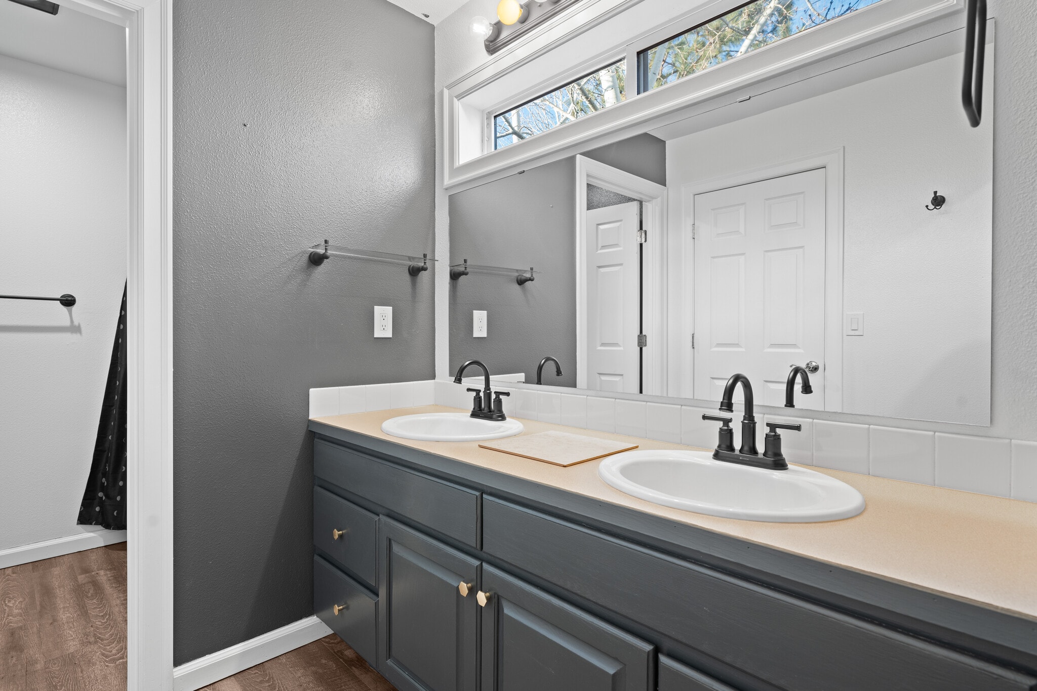 Building Photo - 2275 NE Nuttail Ct