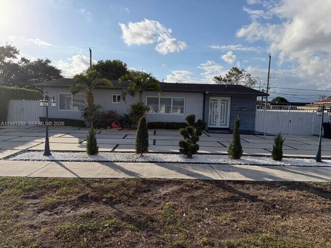 Building Photo - Southwest 96th Avenue, Miami, FL 33165 - 3 BR 2 BA single-family home