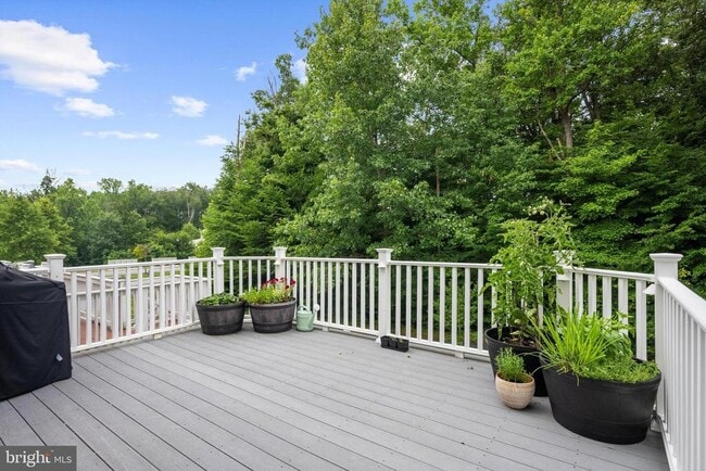 Building Photo - 4749 Thistle Hill Dr