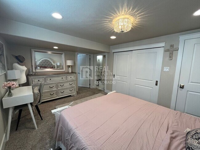 Building Photo - 3640 Inspiration Dr