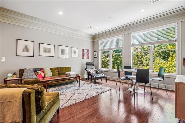 Building Photo - Great Luxury 3 Bedroom 2 Bath on H st NE! Offering half month free rent with a 12 month lease