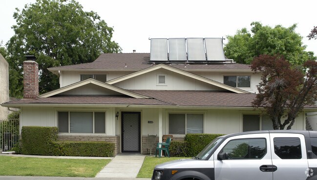 Primary Photo - 1048 Mohr Ln