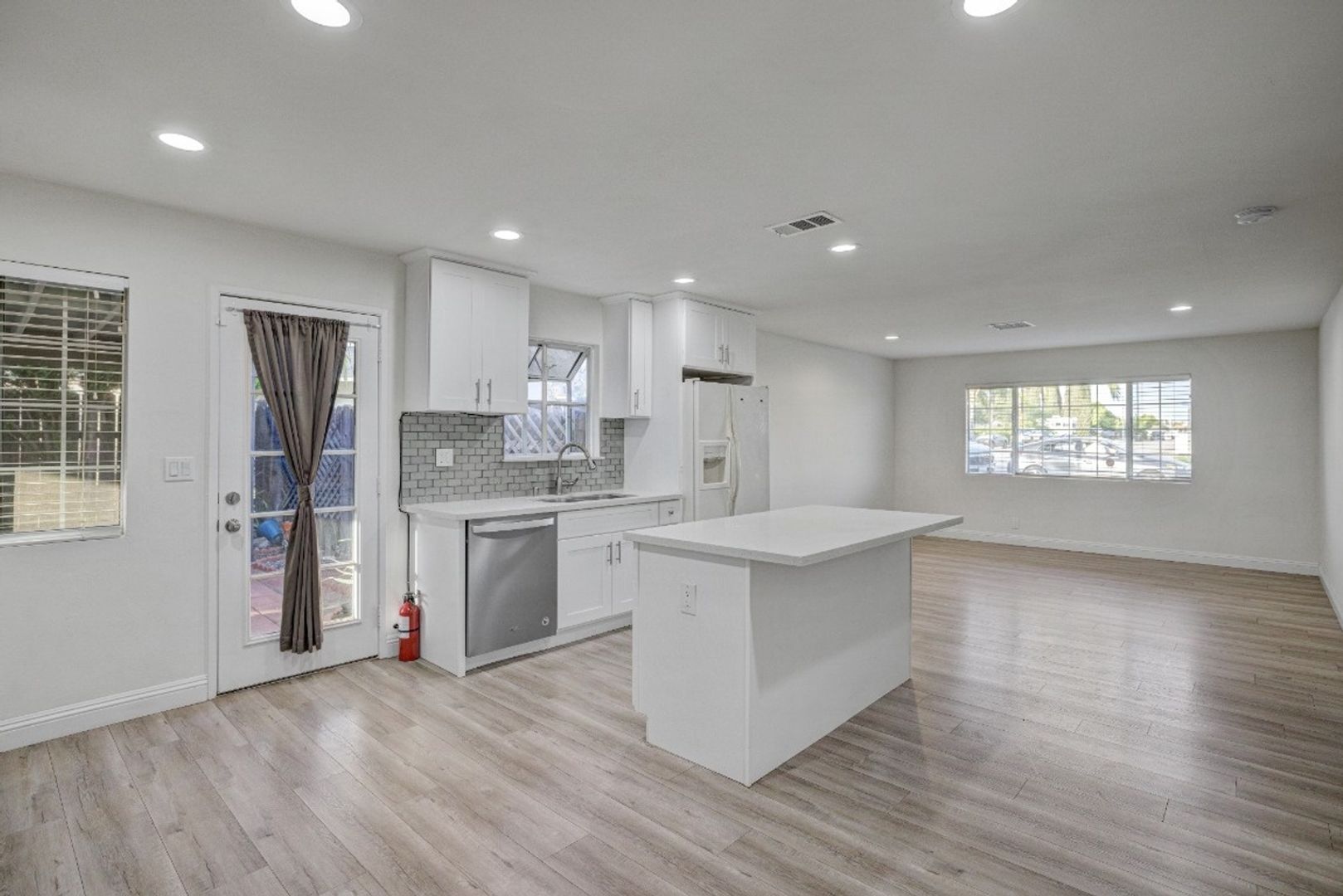Building Photo - 9030 Ramona Ave