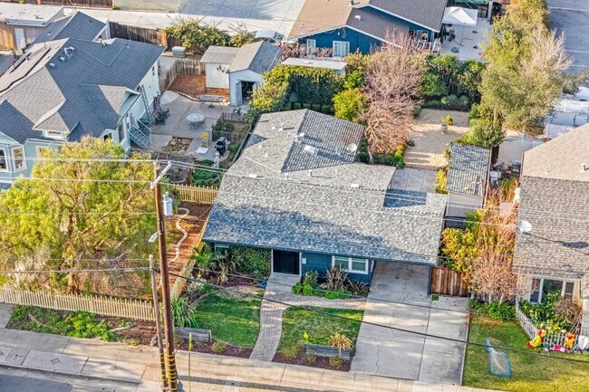 Building Photo - 25 W Central Ave