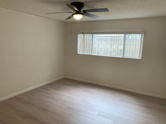 Building Photo - 438 Silverwood Ave
