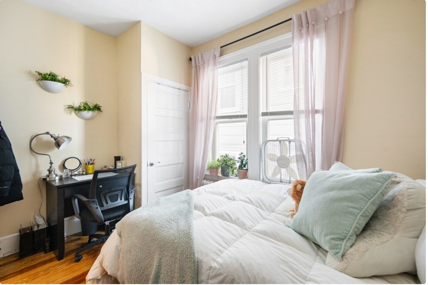 Bedroom 2 – Layout from an earlier tenancy - 17 Dow St