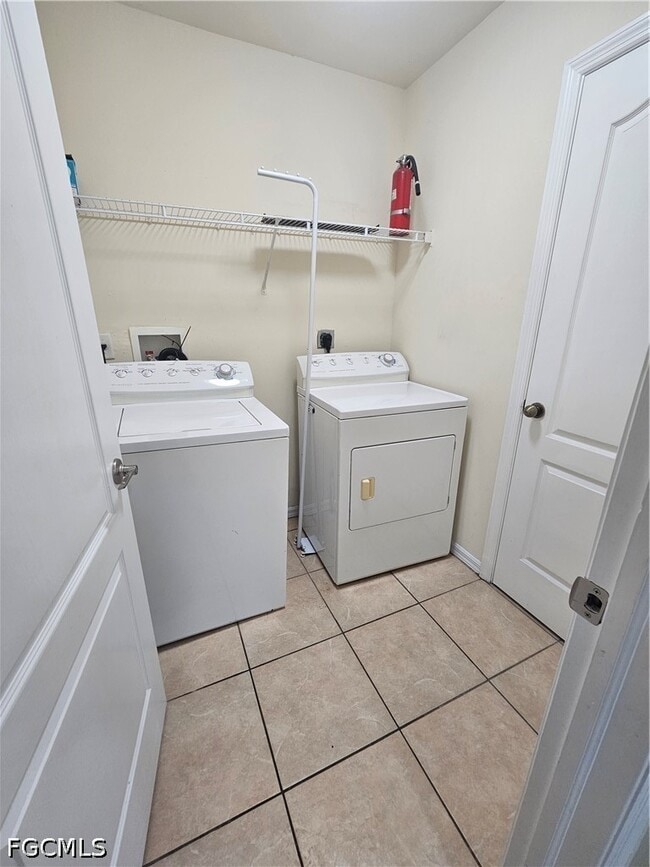 Building Photo - 744 Burns Ave S