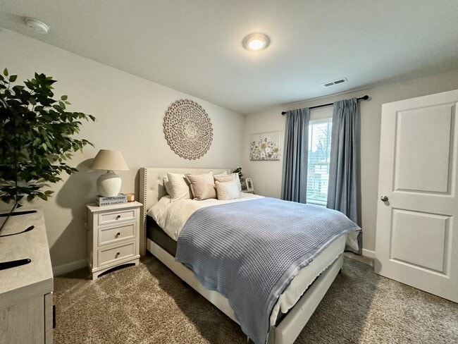 Building Photo - 6212 Hailstone Rd