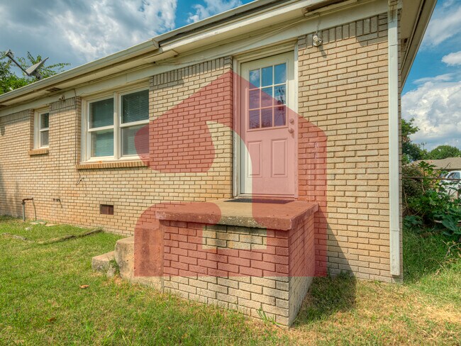 Building Photo - 2926 NW 72nd St