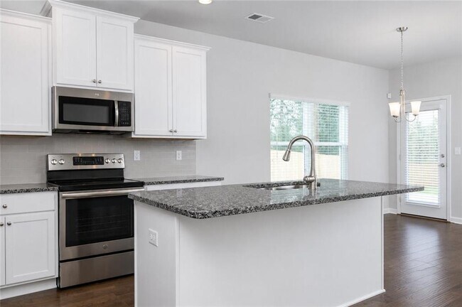 Building Photo - 3370 Highbury Way