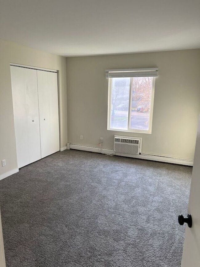 Building Photo - 1500 Light Road