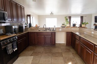 Building Photo - 12072 Pacific Rd