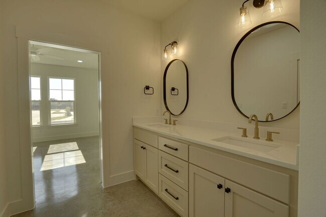 Building Photo - 106 Cardinal Wds