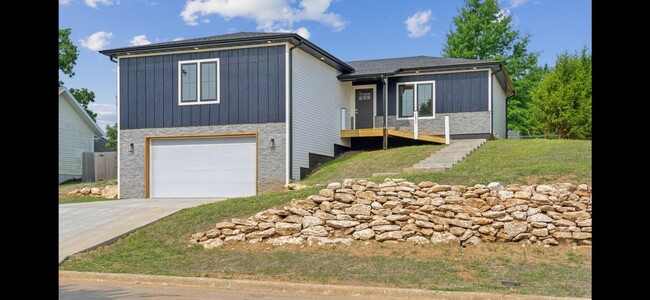 Building Photo - Beautiful Complete Newly Built 3 bedroom 2...