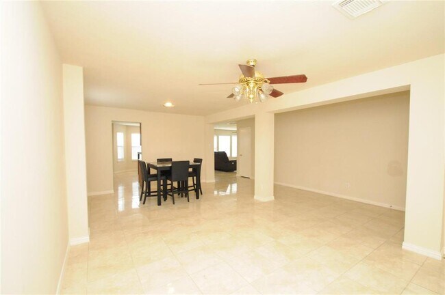 Building Photo - 16127 Eaglewood Spring Ct