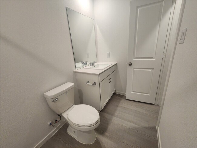 Building Photo - 715 Amberwood Crk Dr