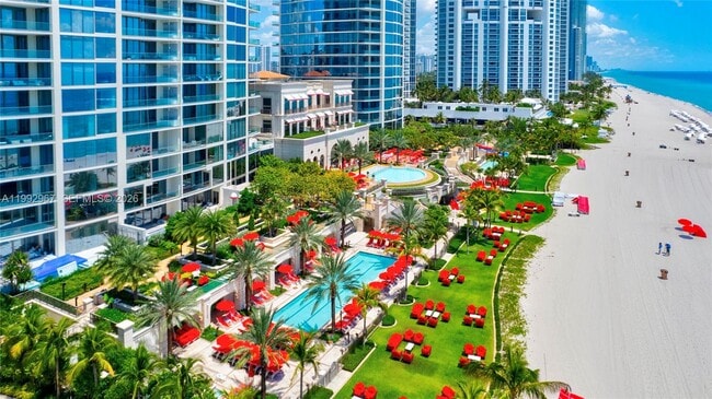 Building Photo - 17901 Collins Ave