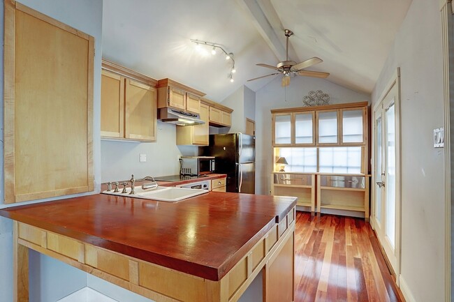 Building Photo - 4320 Hazard St