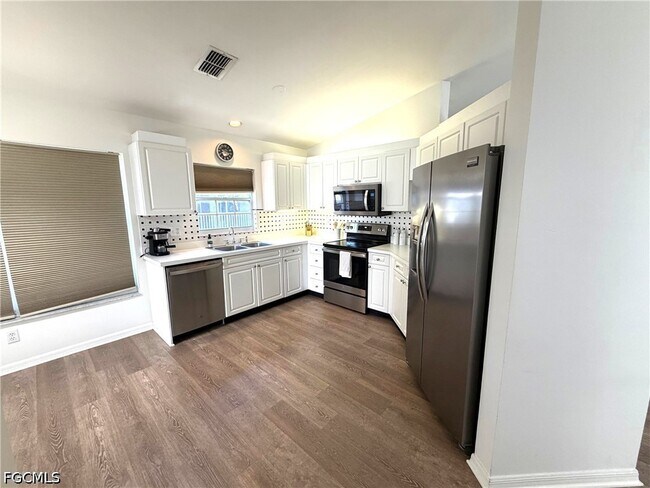 Building Photo - 3740 Fieldstone Blvd