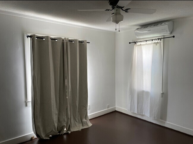 Living Room - 727 N Alta Vista Blvd