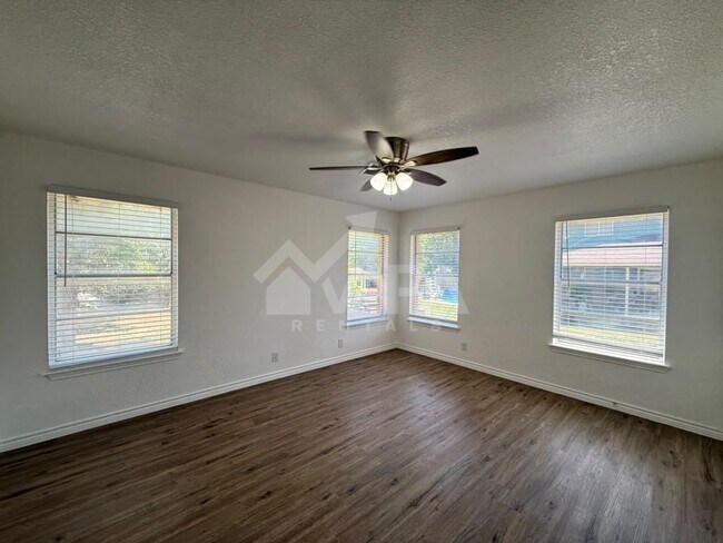 Building Photo - 3602 Skylark Ave