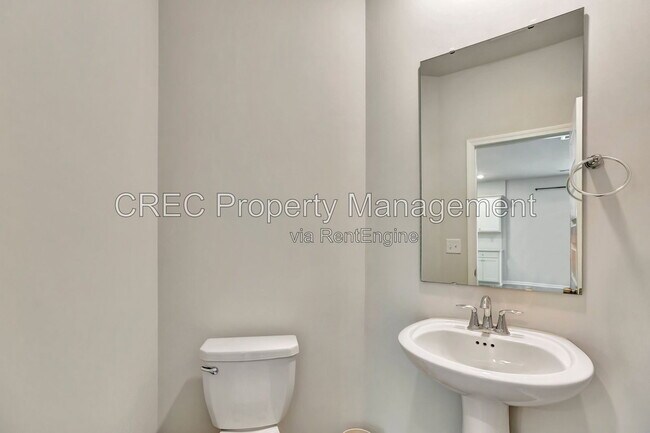 Building Photo - 146 Red Blf St