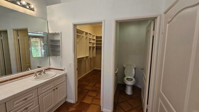 Building Photo - 5365 Caminito Exquisito