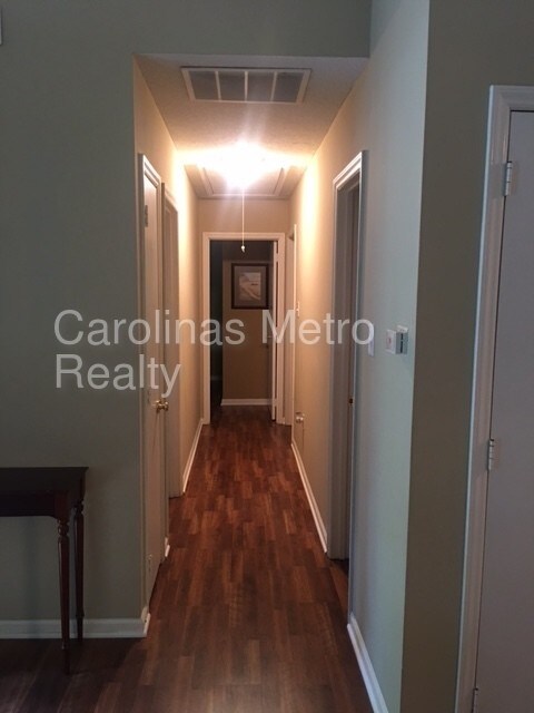 Building Photo - 2321 Oldenburg Dr