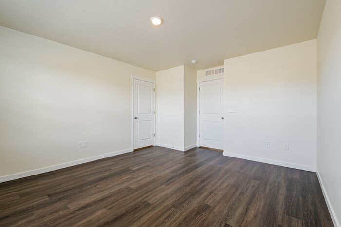 Building Photo - 13464 Oneida Ln