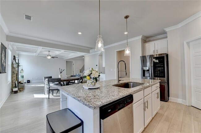 Building Photo - 1561 Branthaven Ln