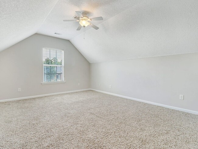 Building Photo - 4 Bed/2 Bathroom Home in Richmond Place