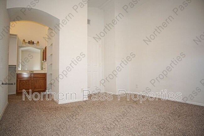 Building Photo - 12941 Tierra Salas Dr