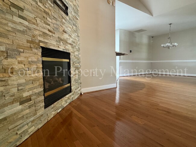 Building Photo - 7824 Sanderling Pl