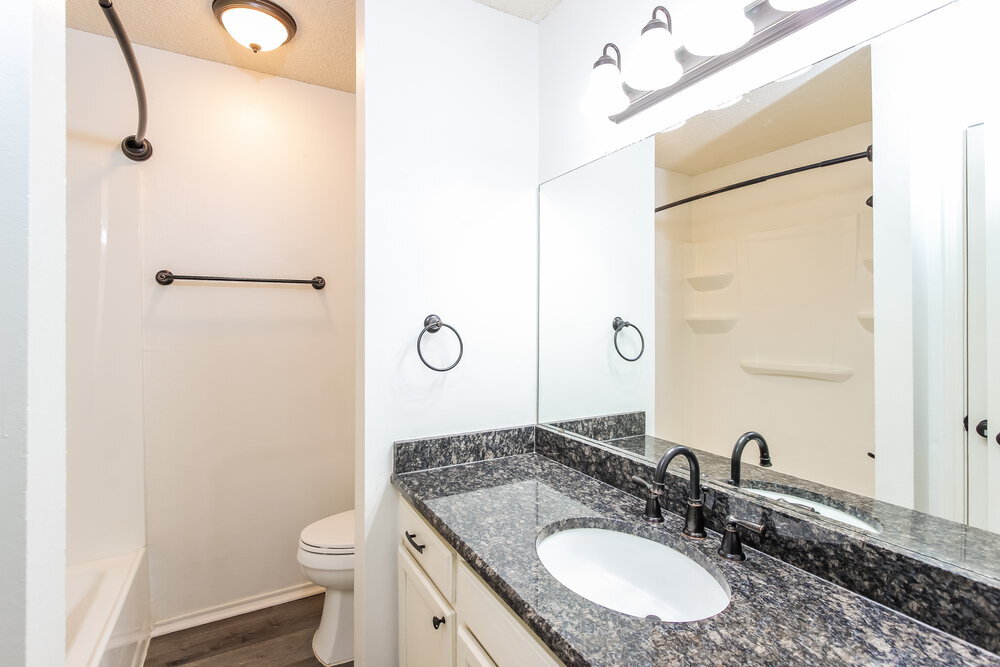 Building Photo - 7618 Creek Wood Dr