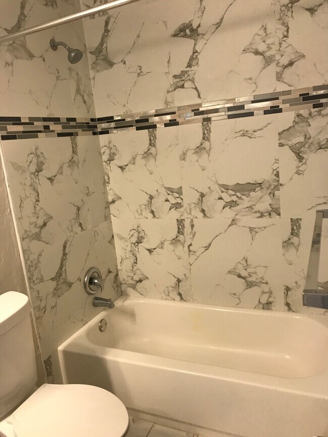 Building Photo - 208 Coventry St