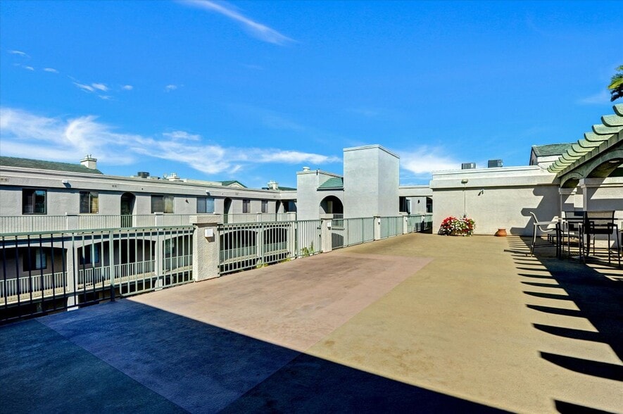 Building Photo - 555 Maine Ave