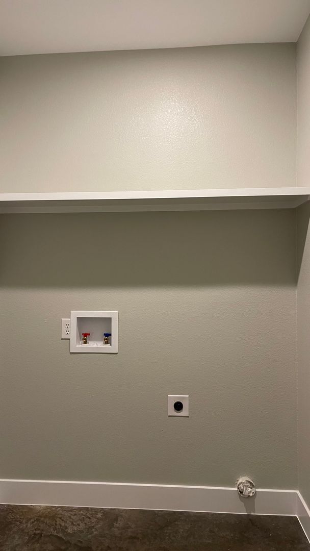 Building Photo - 3 Bed 2 Bath Duplex Close to SFA!!!