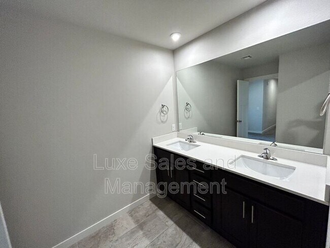 Building Photo - 2180 Buena Vida Ln