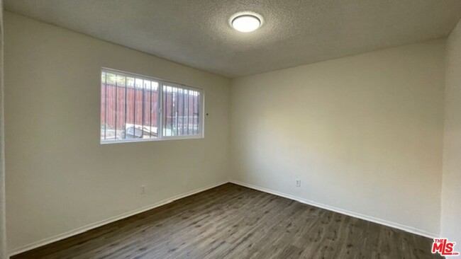 Building Photo - 238 N Chicago St