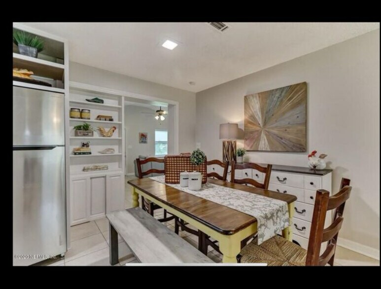 Building Photo - 4261 Key Largo Dr