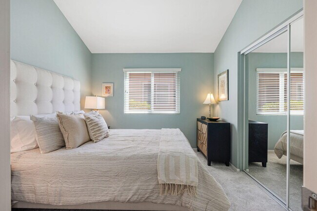 Building Photo - 78179 Crimson Ct