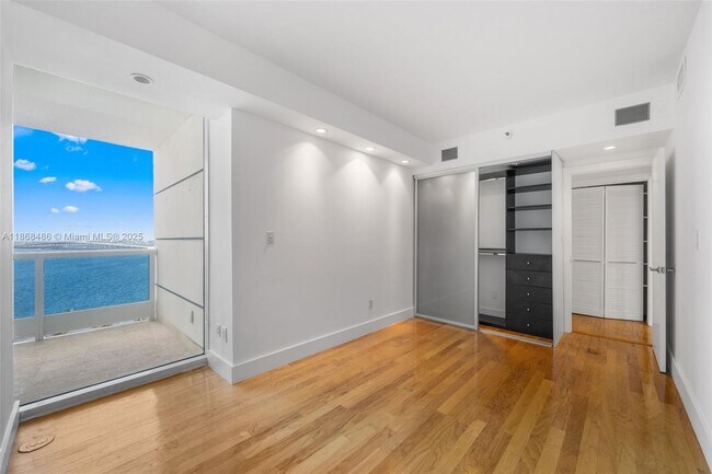 Building Photo - 2127 Brickell Ave