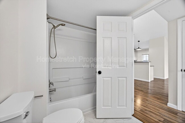 Building Photo - 531 Saravalle Dr