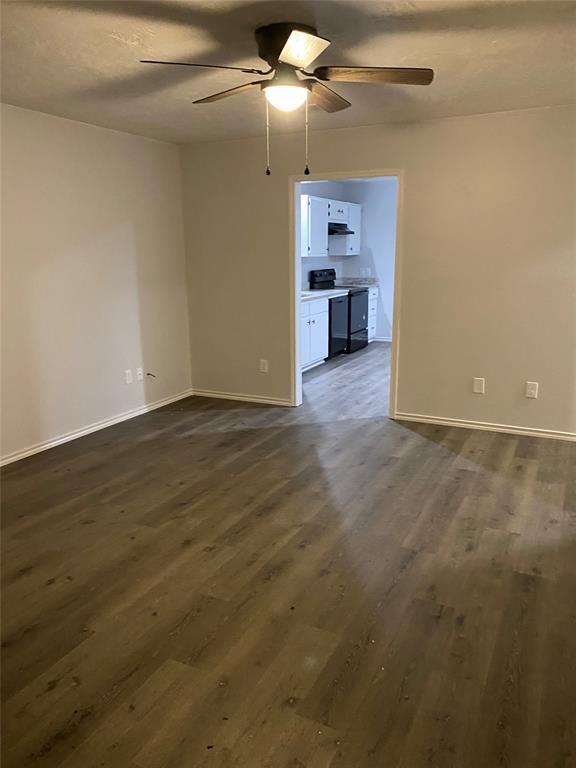 Building Photo - 309 S Avenue C Ave