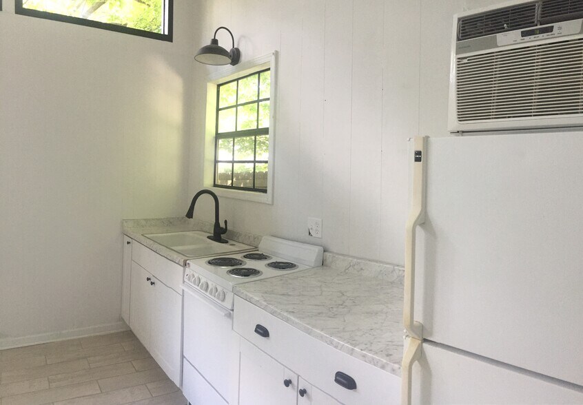 Refrigerator, stove, and ac/heating unit included - 1742 N Parkway