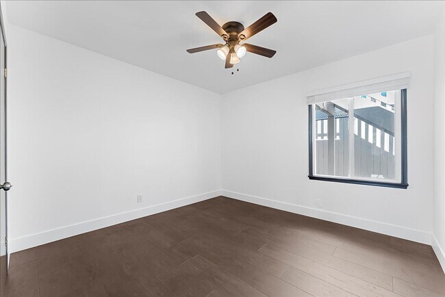 Building Photo - 107 S Aviation Blvd