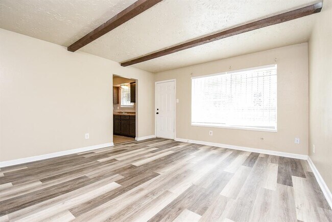 Building Photo - 15222 Morning Dove Dr