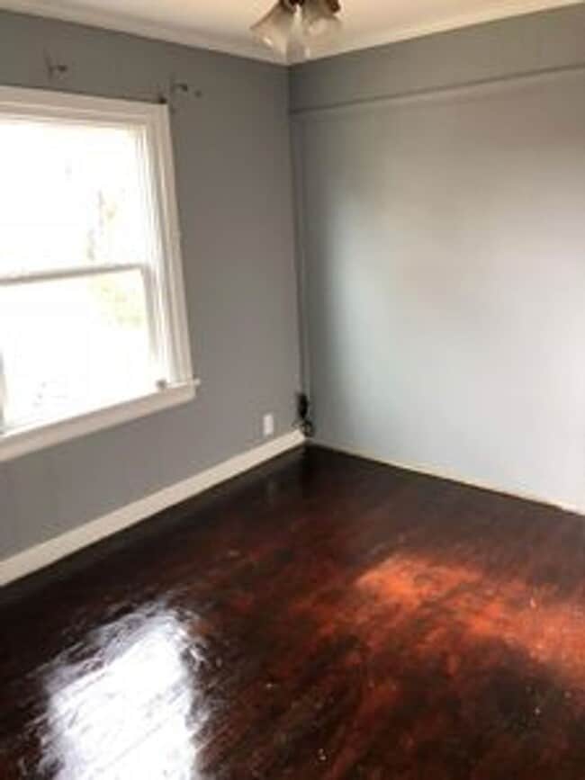Building Photo - 1509 Milton St